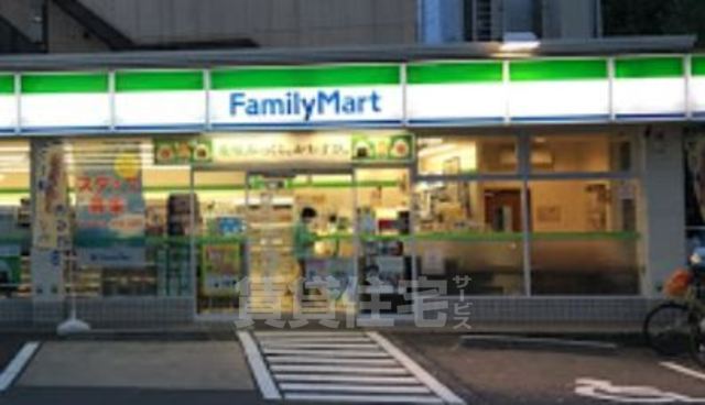 コンビニ　ファミリーマート　かどの七条（コンビニ）まで595m