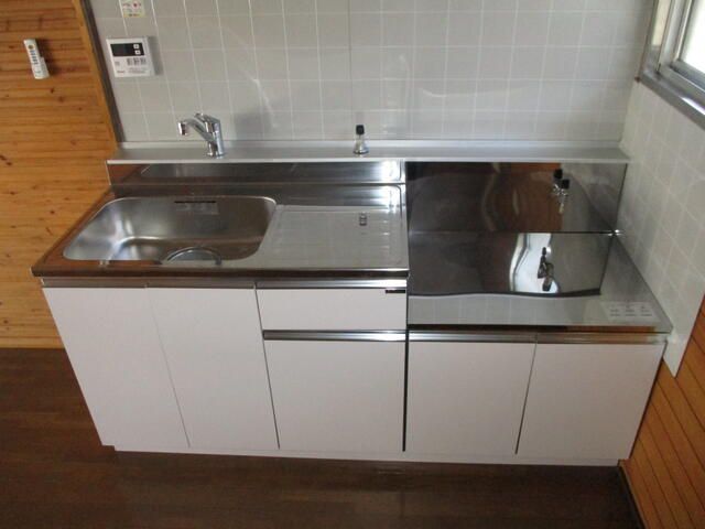 キッチン　参考写真（同物件別部屋）