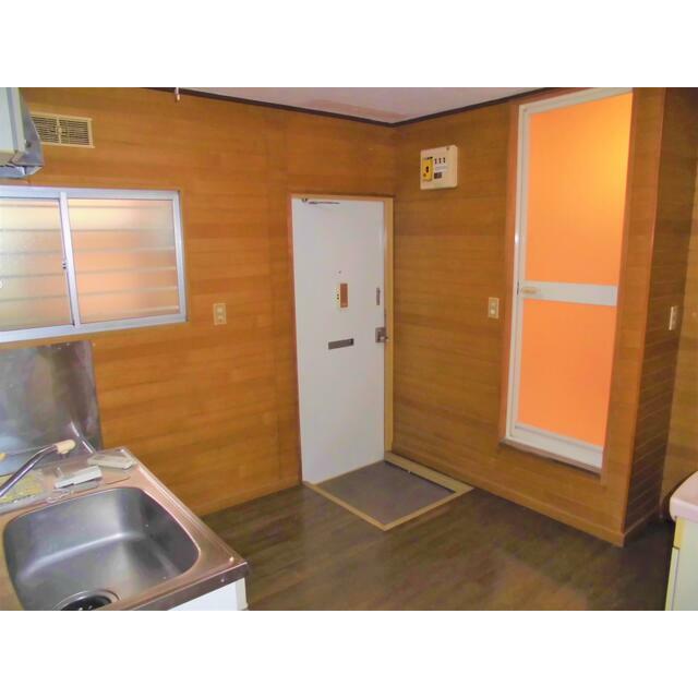 玄関　参考写真（同物件別部屋）