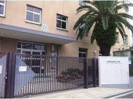 小学校　大阪市立神津小学校（小学校）まで437m