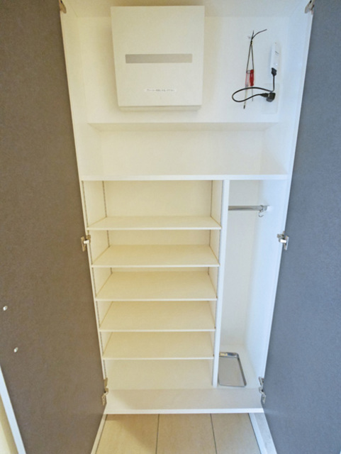 収納　傘たてついてます