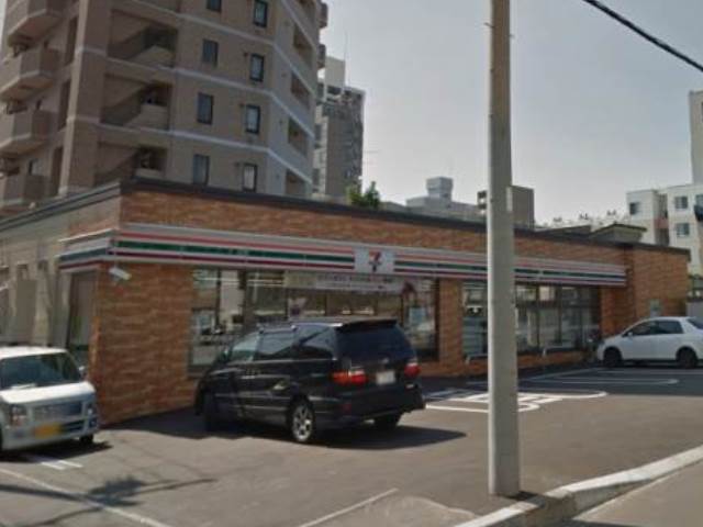 コンビニ　セブンイレブン札幌琴似2条5丁目店（コンビニ）まで155m