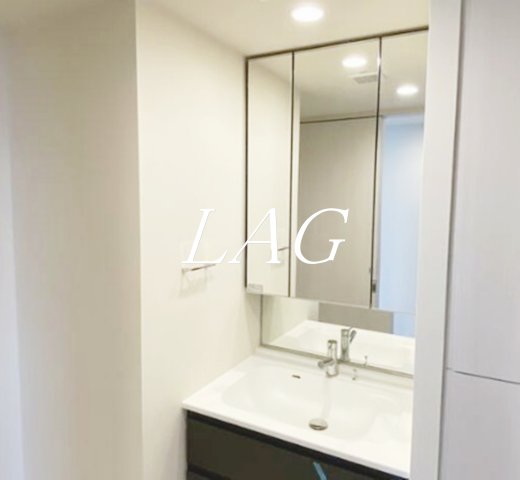 洗面設備　独立洗面台になります。