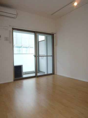 居室・リビング　居間です