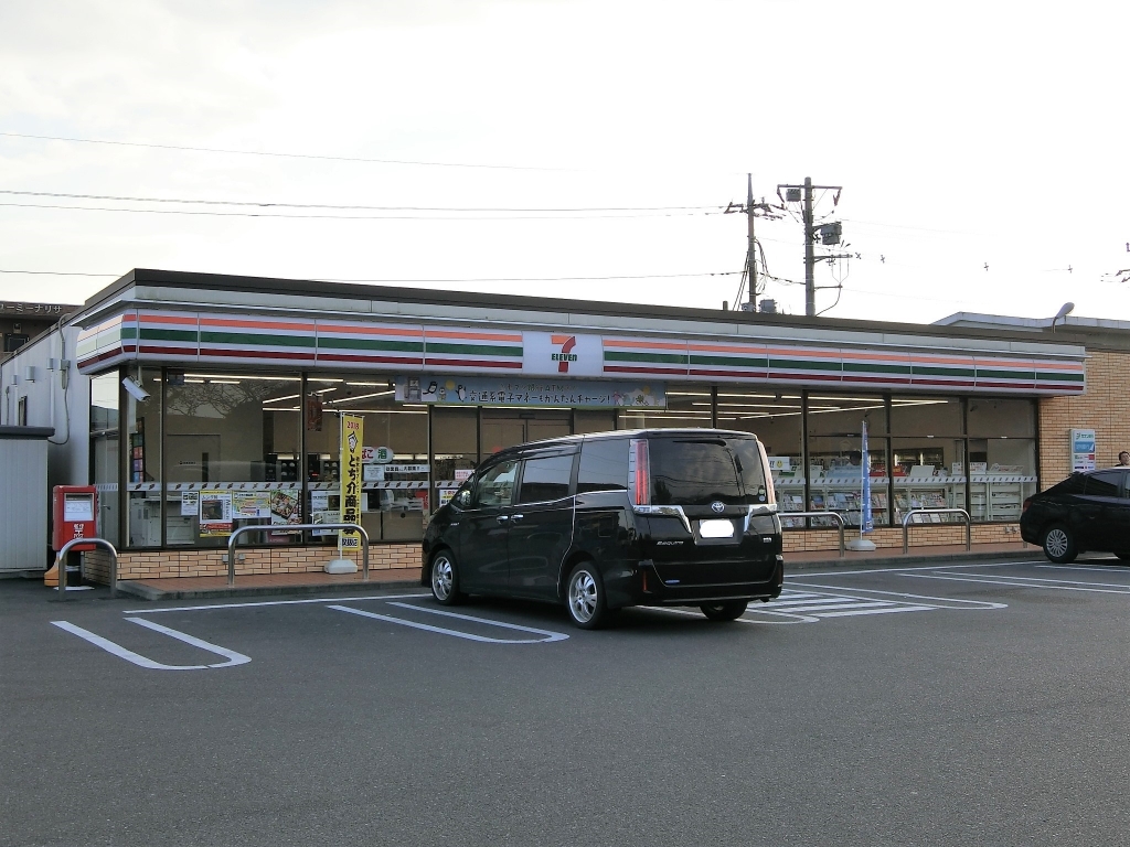 コンビニ　セブンイレブン 栃木運動公園前店（コンビニ）まで174m