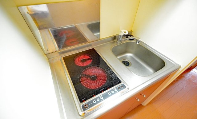 キッチン　同物件別号室の写真です。