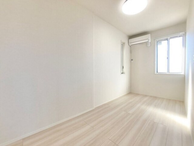 その他部屋・スペース　洋室　エアコン、　照明付き
