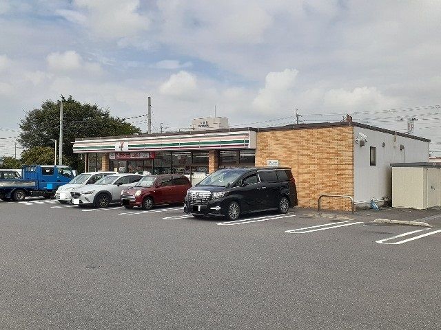 コンビニ　セブンイレブン八日市インター様（コンビニ）まで290m