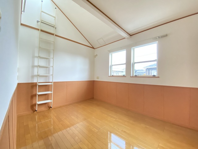 その他部屋・スペース　大きなロフト付！荷物置き場でも寝室でも使い方色々です！