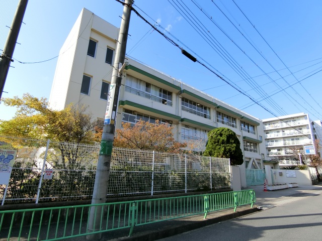 小学校　茨木市立中条小学校（小学校）まで180m