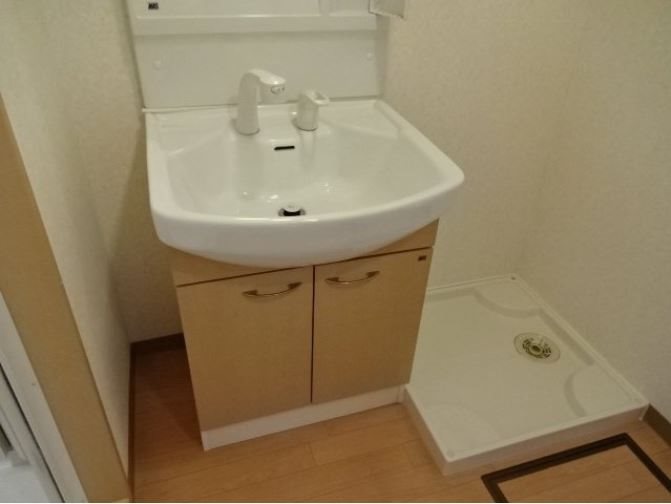 洗面設備　※別号室の写真です。