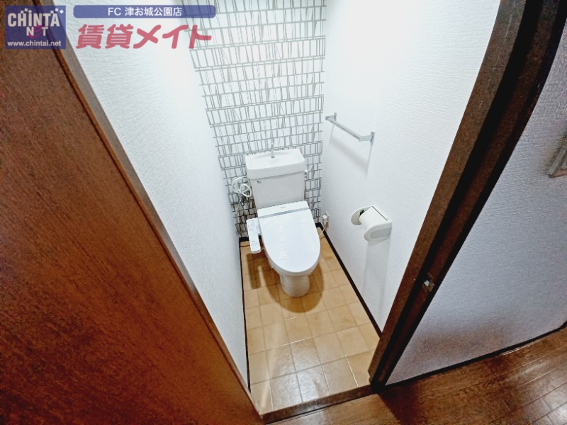 トイレ　同型参考写真