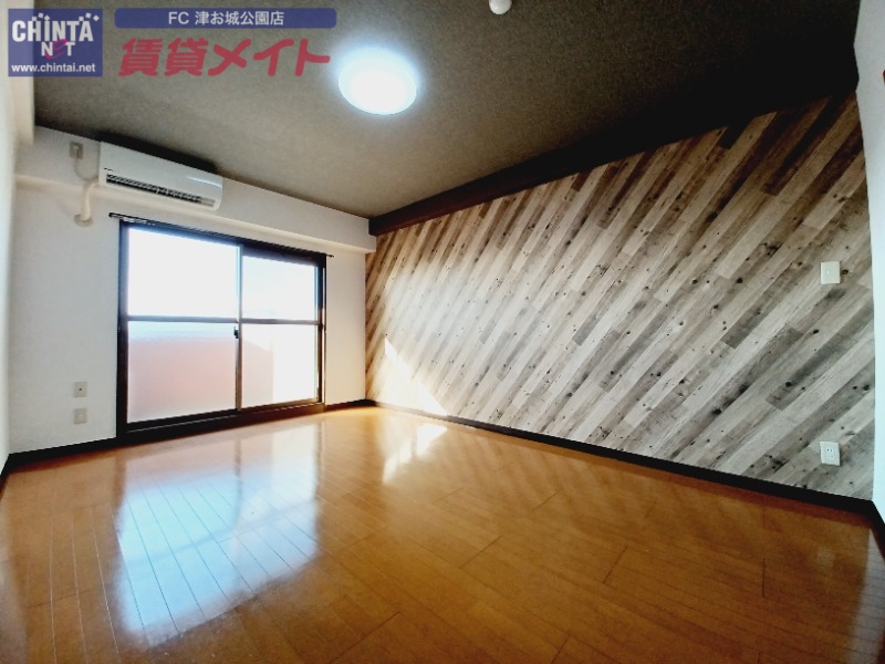 居室・リビング　同型参考写真