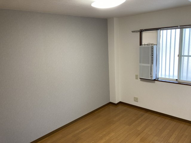 その他部屋・スペース　窓エアコン残置物