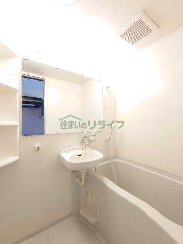 バス・シャワールーム　別部屋の参考画像です。