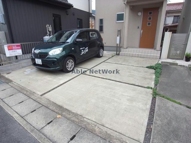 駐車場　駐車場