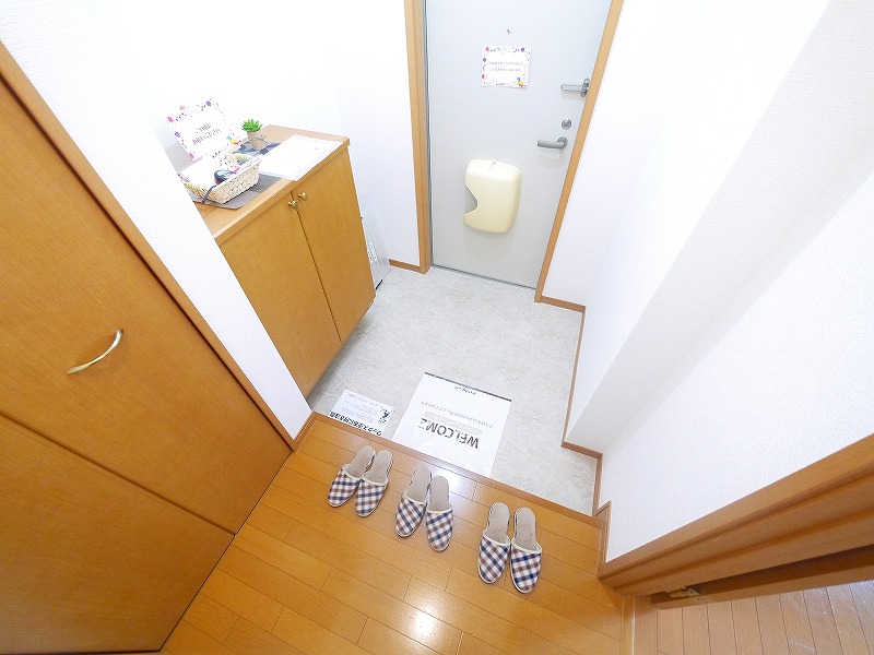 玄関　落ち着いた玄関です
