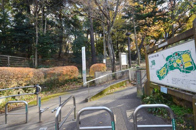 公園　林試の森公園　水車門（公園）まで340m