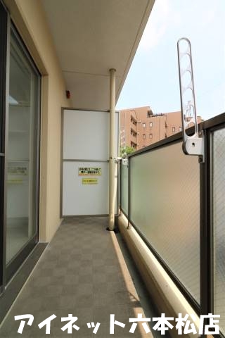 バルコニー　洗濯物はこちらです。