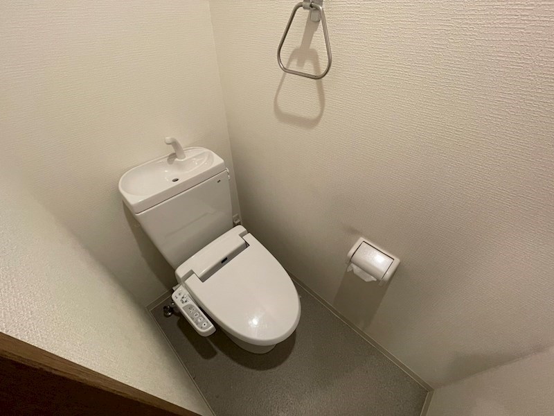 トイレ　※別号室の写真使用中