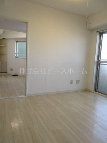 居室・リビング　※別号室参考写真