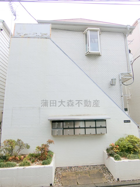 建物外観　1985年11月築　木造地上2階建て総戸数8戸の人気賃貸 東