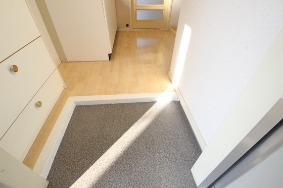 玄関　※別部屋の写真です