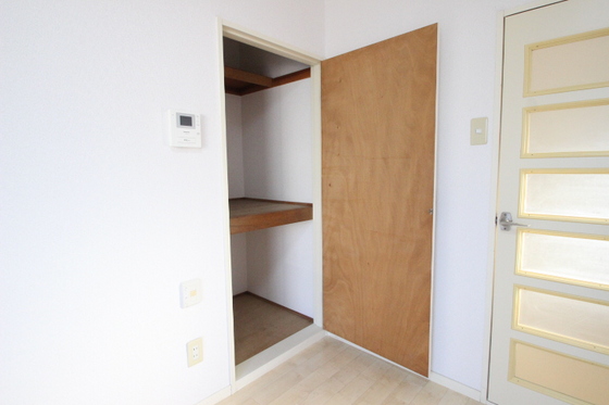 収納　※別部屋の写真です
