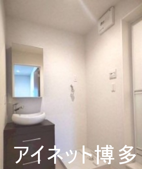 洗面設備　独立洗面台完備。