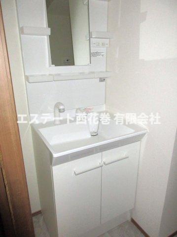 洗面設備　シャワー付き洗面化粧台