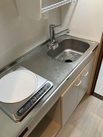 キッチン　※写真は同じマンションの違う部屋のものになります。