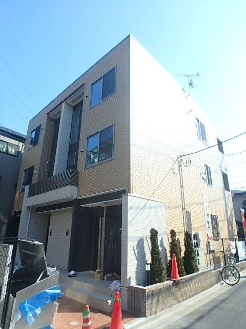 建物外観　★防犯シャッター付き★