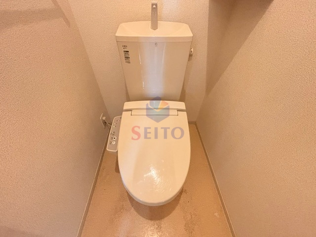 トイレ　同施工会社の参考写真です。