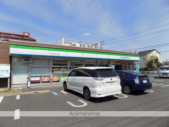 コンビニ　ファミリーマート（コンビニ）まで275m