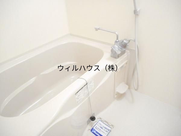 バス・シャワールーム　キレイにリフォームされています！