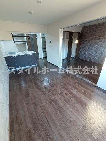 居室・リビング　同建物内別部屋の写真です。