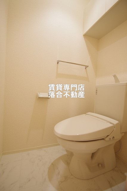 トイレ　温水洗浄暖房便座付き