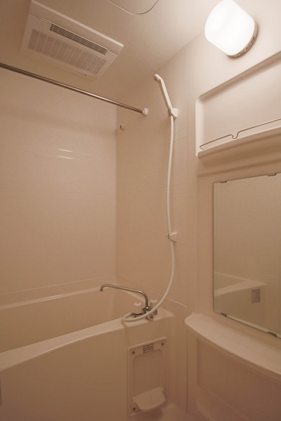 バス・シャワールーム　同じ建物の別なお部屋