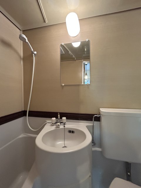 洗面設備　※写真は３０２号室です
