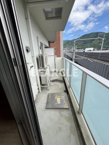 バルコニー　暖かな日差しのふりそそぐバルコニー