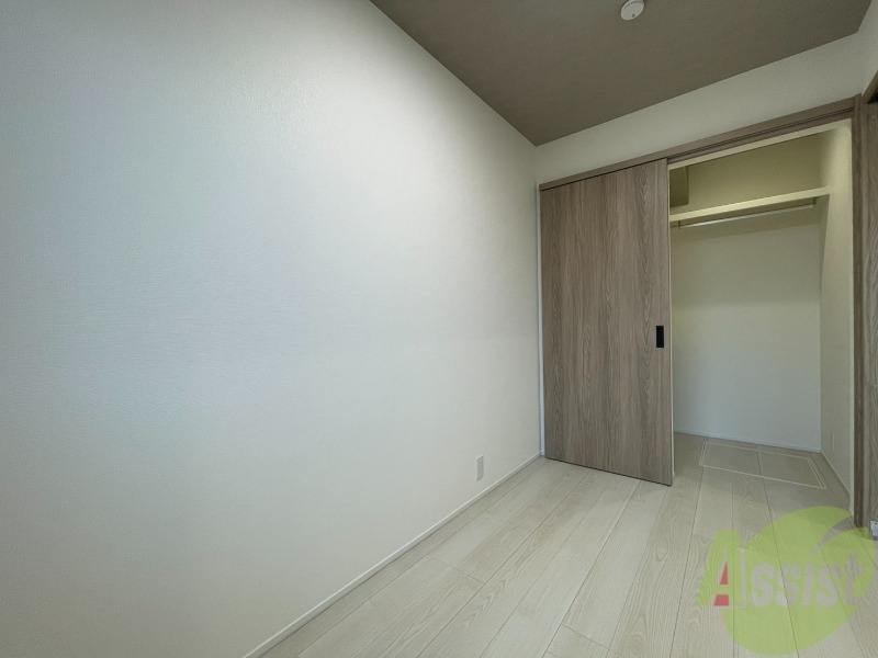 その他部屋・スペース　寝室になりそうな洋室です。シンプルで落ち着きますね。
