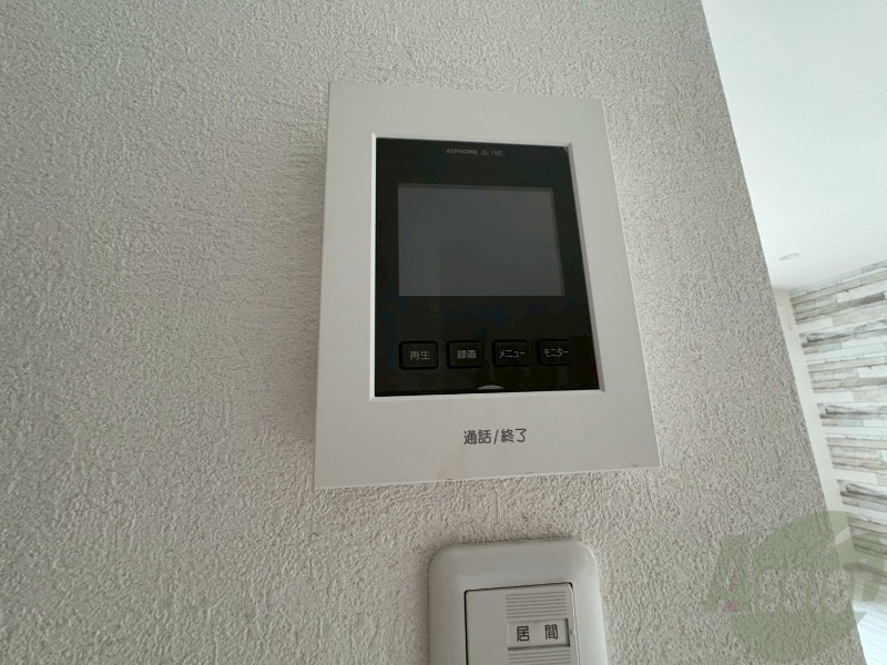 セキュリティ　ＴＶモニター付インターホンです。来客者の顔が見えるので安心！