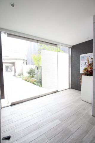 ロビー　建物の内部です