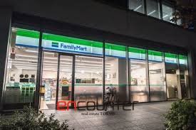 コンビニ　ファミリーマート晴海二丁目店（コンビニ）まで130m