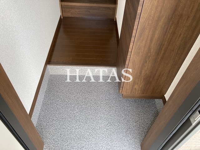 玄関　同物件別部屋です。