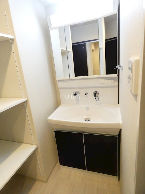 洗面設備　※同タイプの他のお部屋です