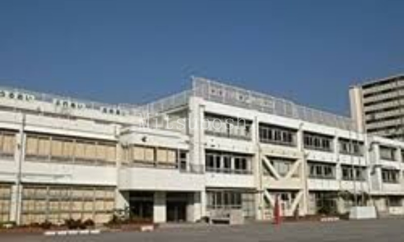 小学校　新宿区立東戸山小学校（小学校）まで467m