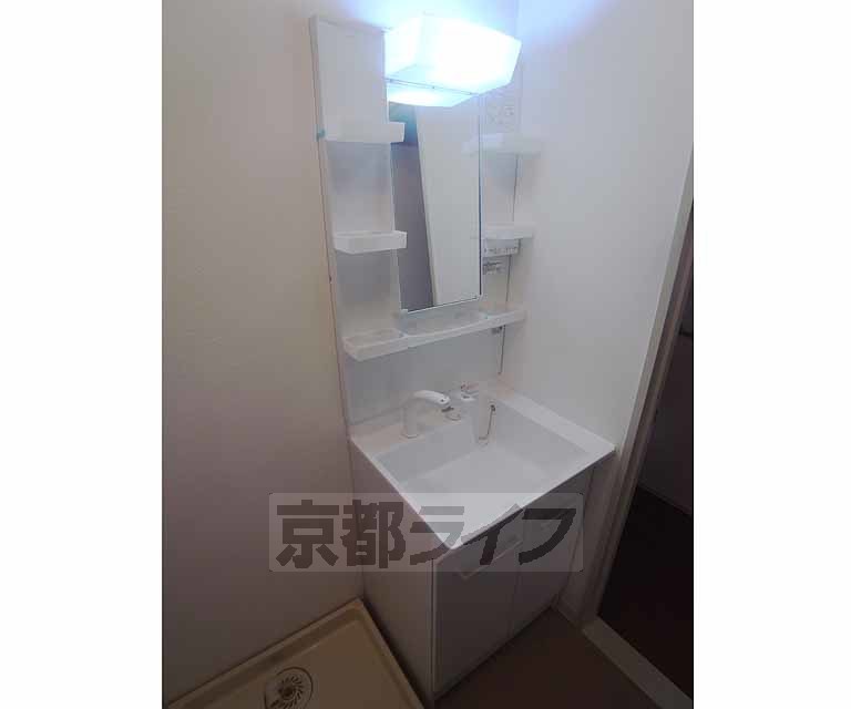 洗面設備　Ｃ２０２号室の写真です。