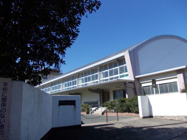 中学校　豊川市立中部中学校（中学校）まで2164m
