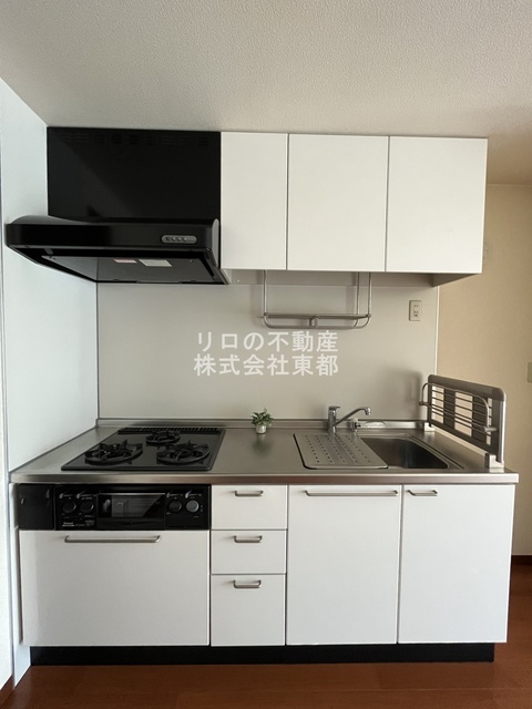 キッチン　３口コンロシステムキッチン★グリル付きでお料理が捗りそう♪